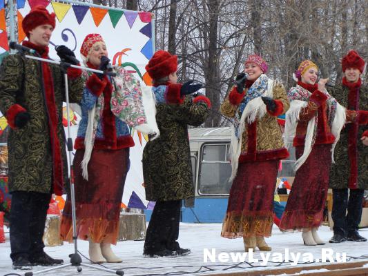 Выступление вокального ансамбля «Вот какая любовь» коллектива «Русские узоры» из Новоуральска.
