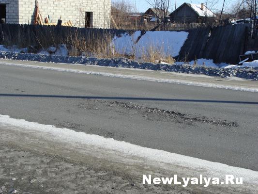 Отремонтированная дорога по ул. Уральская в Новой Ляле начала разрушаться