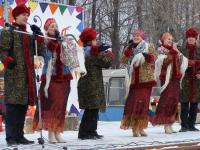Выступление вокального ансамбля «Вот какая любовь» коллектива «Русские узоры» из Новоуральска.